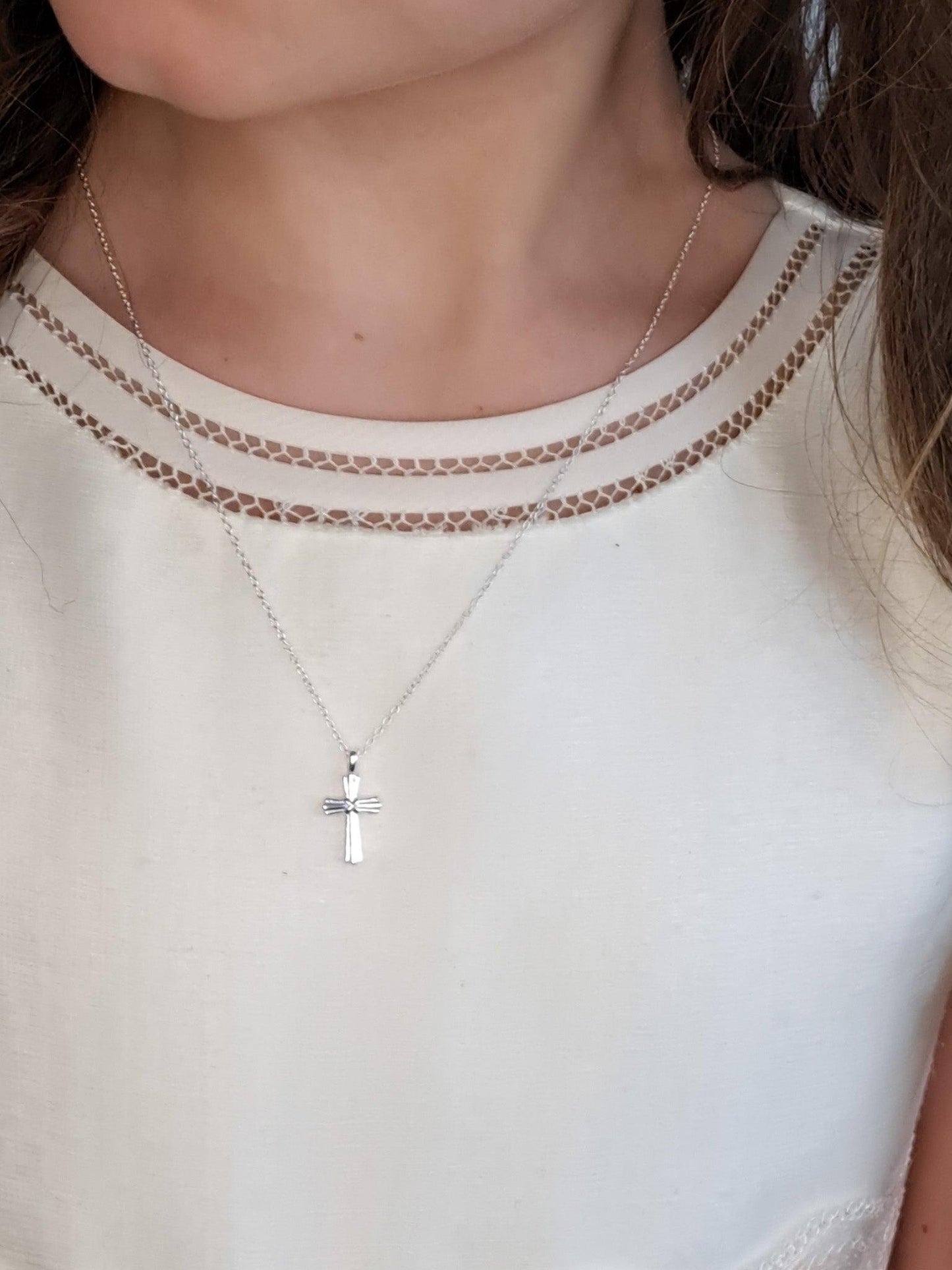 Simple cross necklace - harlowbelle