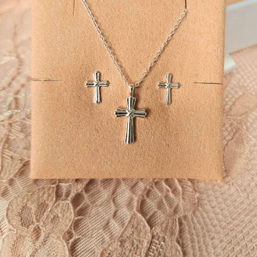 Simple cross necklace - harlowbelle